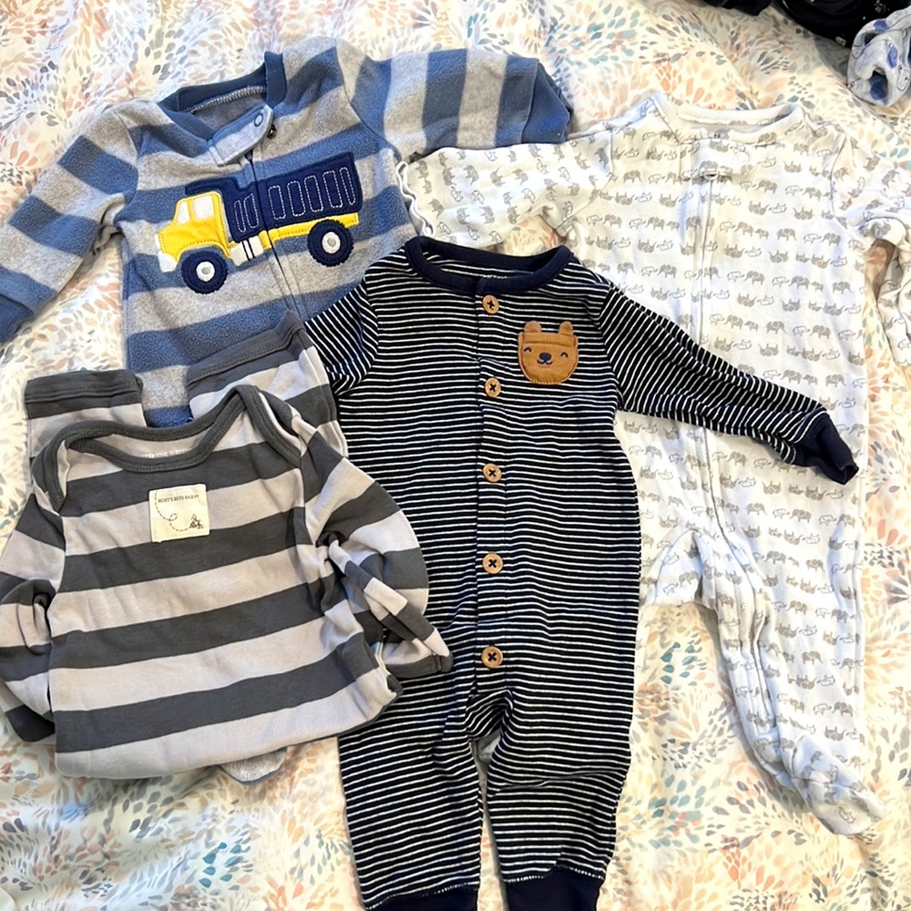 Newborn and 0 to 3 month baby boy Footy pajamas